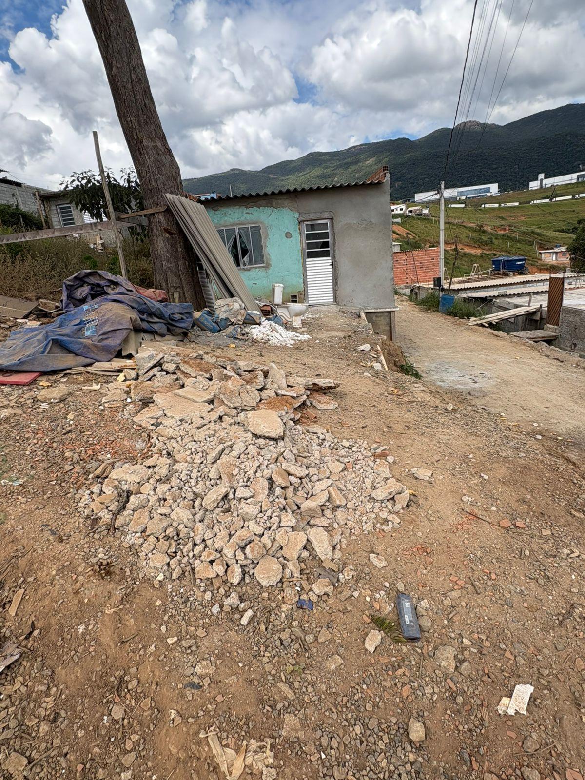 CASA SIMPLES NO PIRES